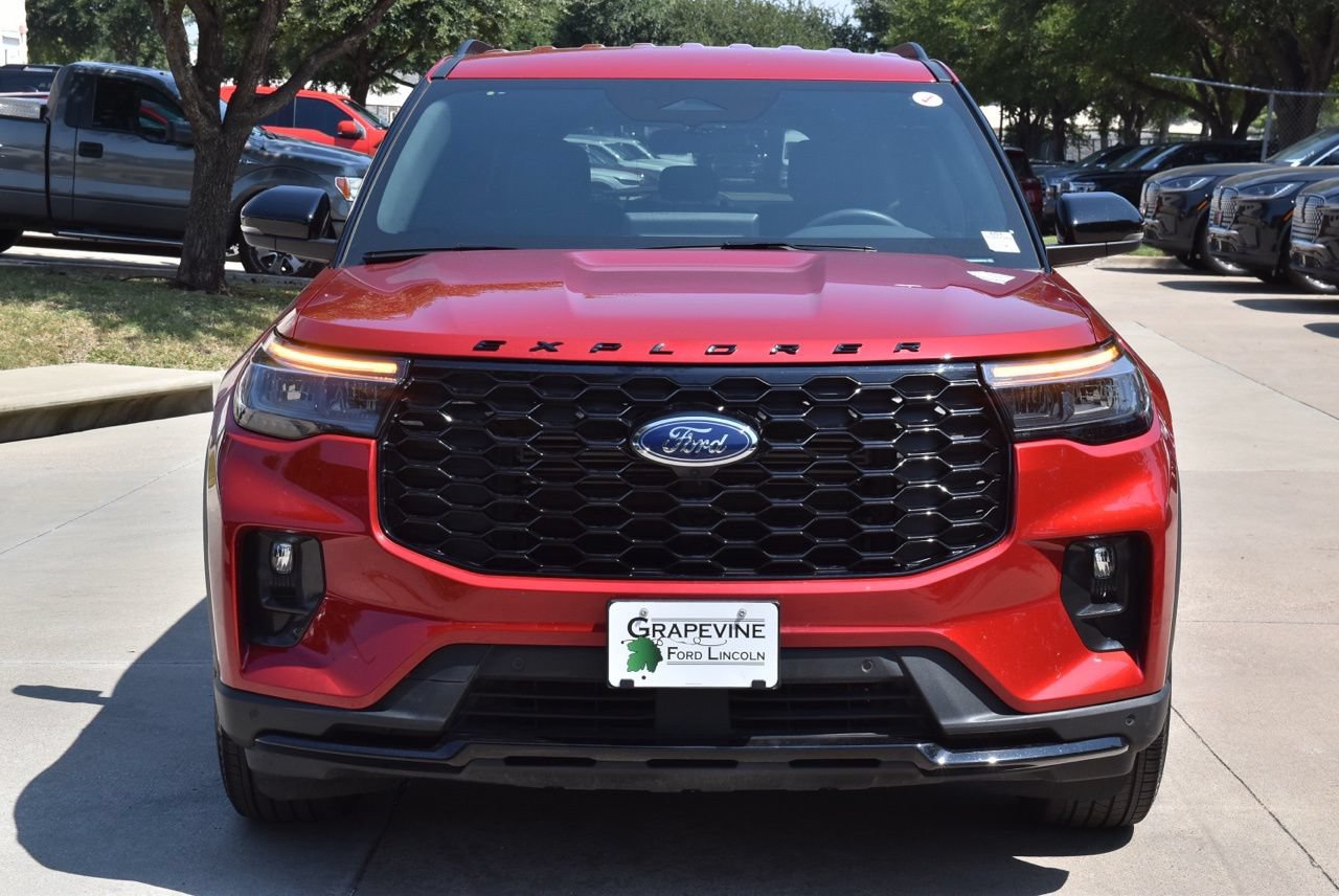 Certified 2025 Ford Explorer ST-Line RWD image 3
