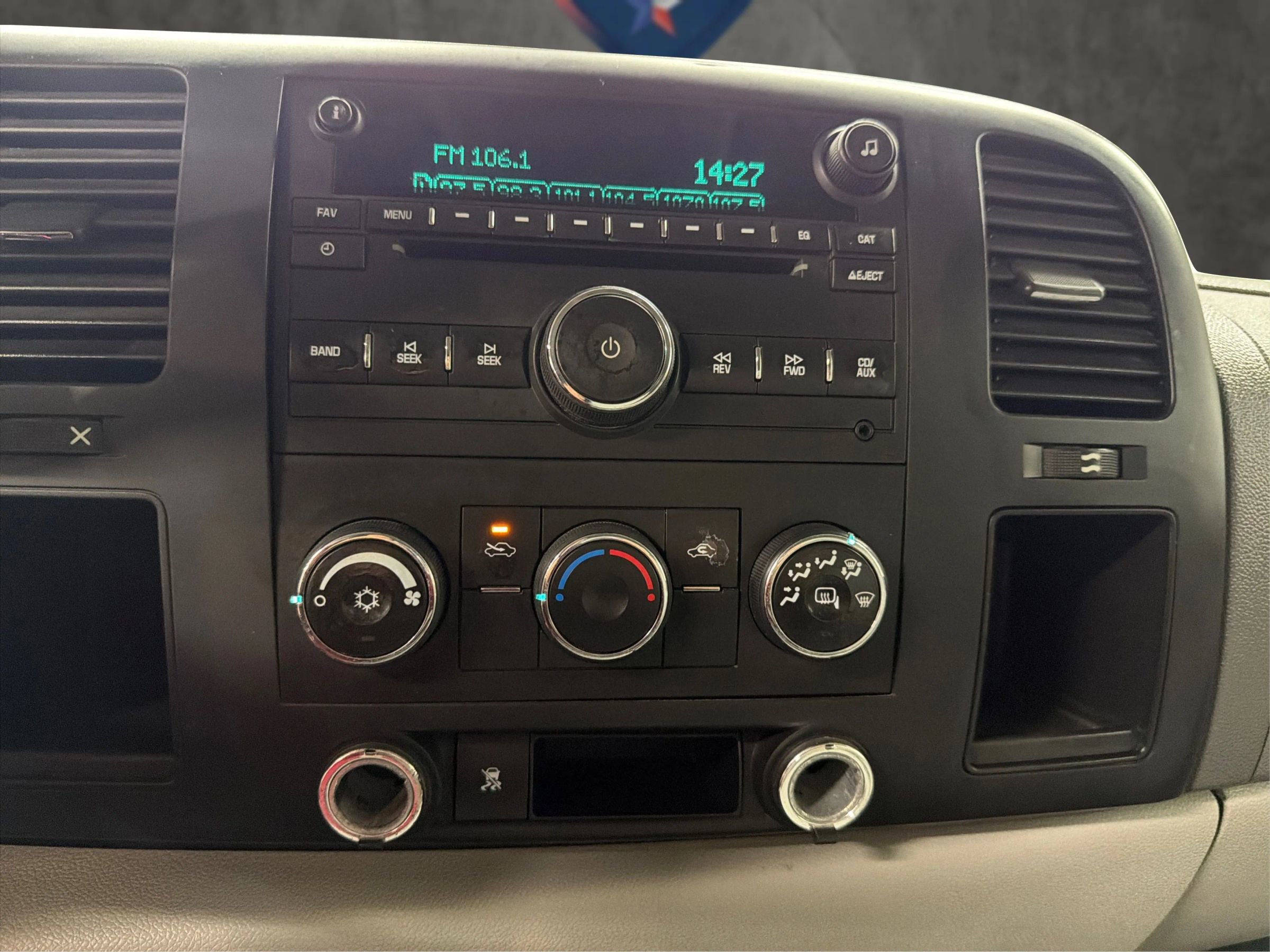 Used 2010 GMC Sierra 1500 SLE w/ Power Pack Plus RWD image 19