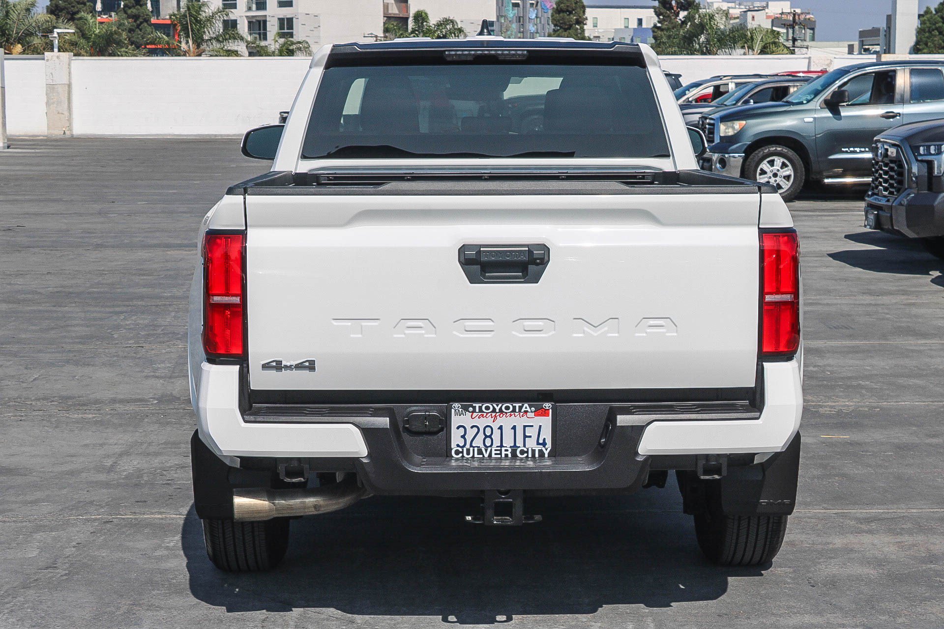 Certified 2025 Toyota Tacoma SR5 AWD/4WD image 8