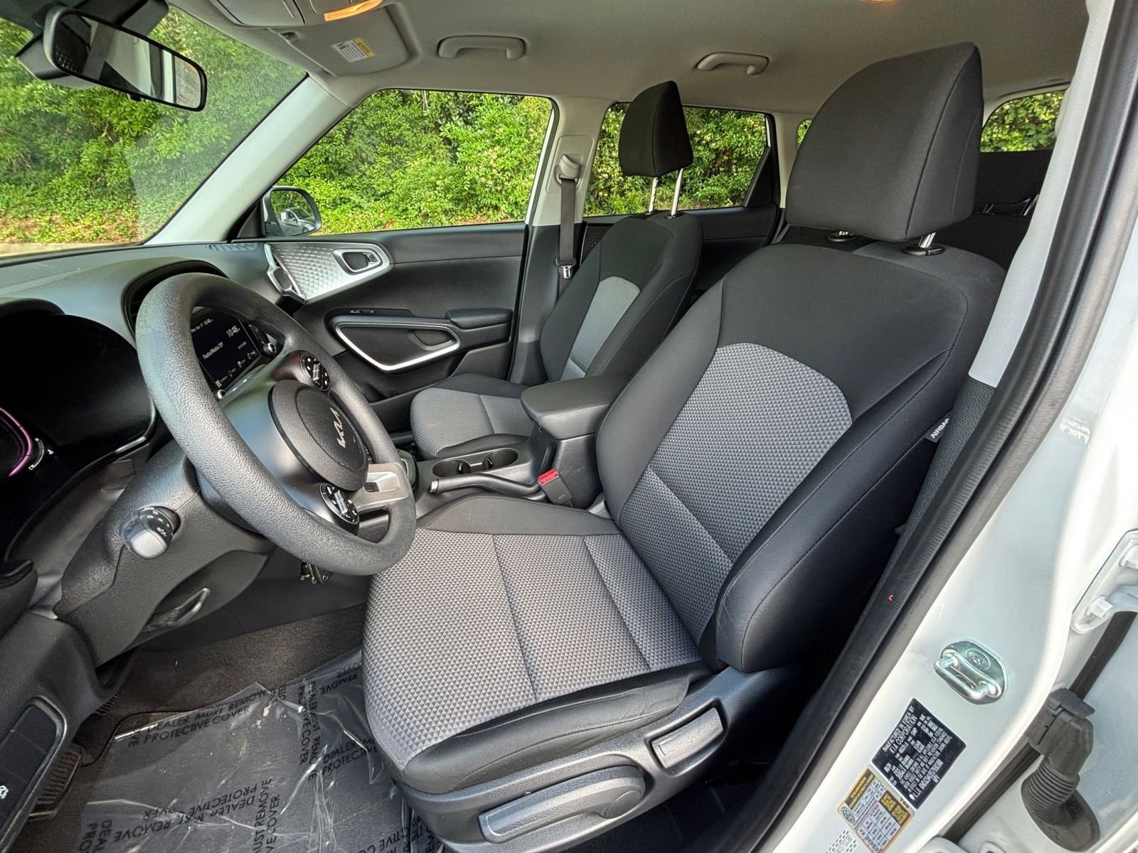 Used 2025 Kia Soul LX w/ LX Technology Package FWD image 36
