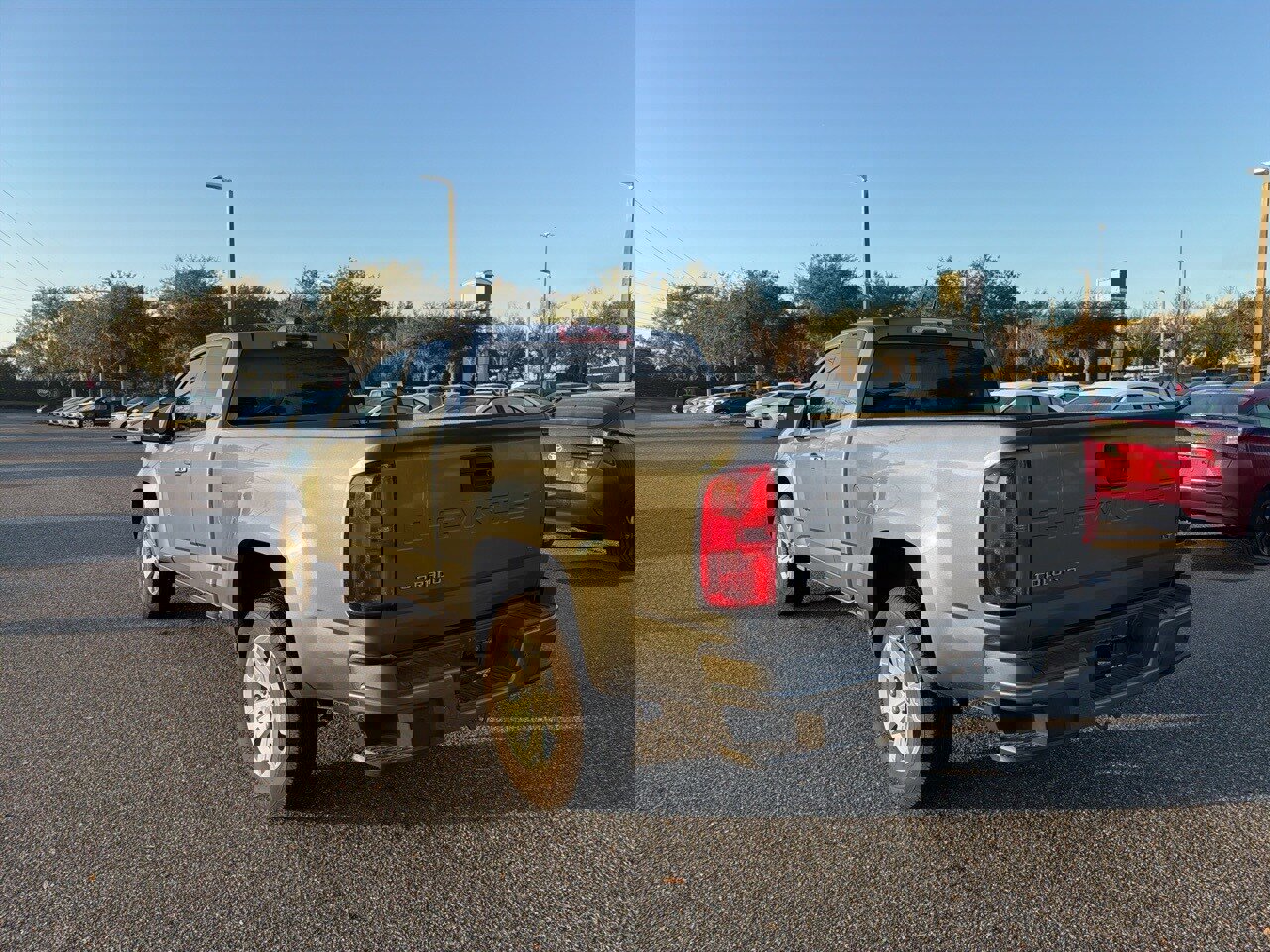 Used 2022 Chevrolet Colorado LT w/ Fleet Safety Package image 3