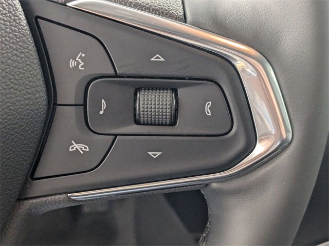 Used 2025 Chevrolet Trax LT w/ LT Convenience Package image 16