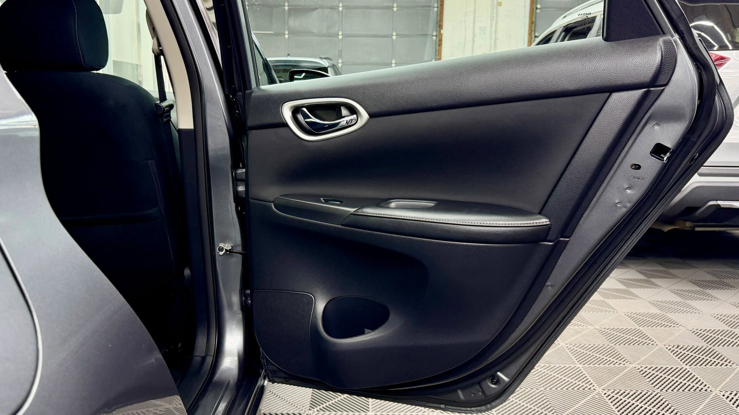 Used 2019 Nissan Sentra SV image 8