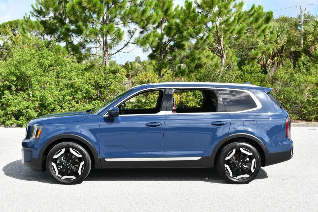 Used 2023 Kia Telluride EX FWD image 26
