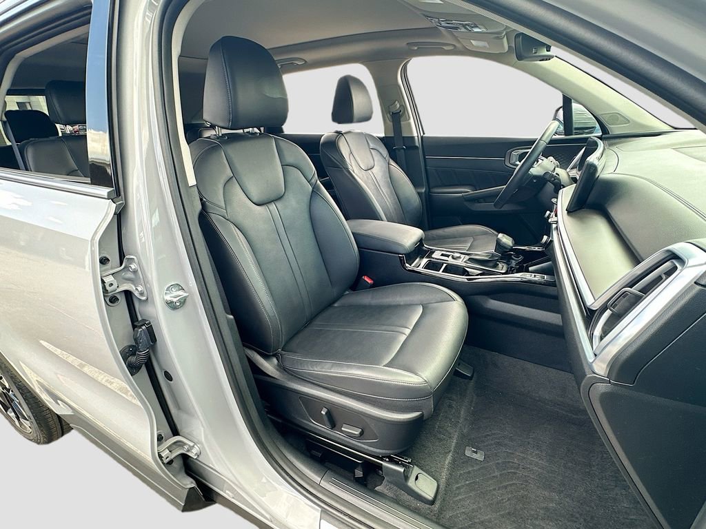 Certified 2024 Kia Sorento SX image 29