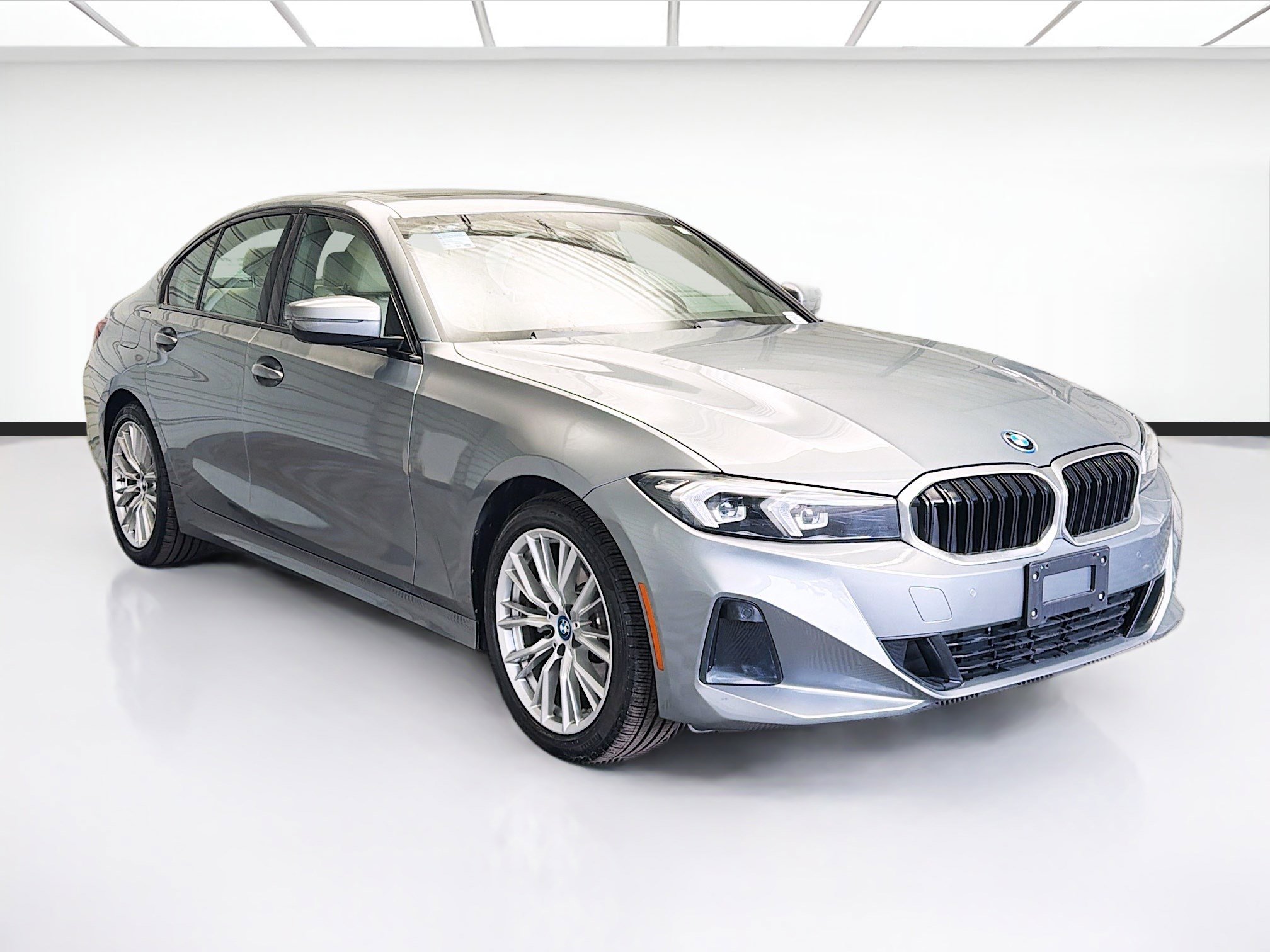 Used 2023 BMW 330e w/ Driving Assistance Package image 3