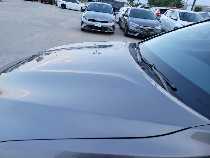 Used 2018 Toyota Camry SE FWD image 13