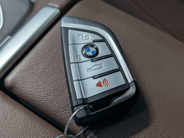 Used 2022 BMW X5 xDrive45e w/ Executive Package AWD/4WD image 24
