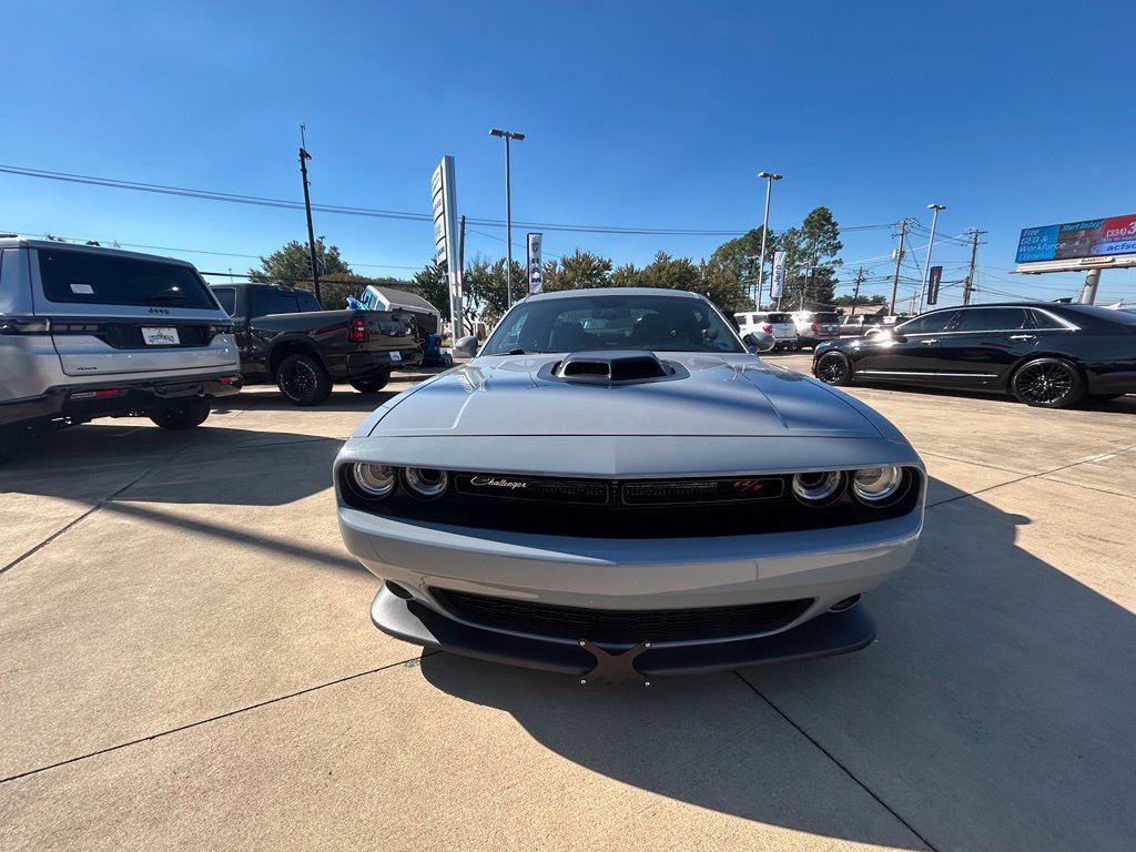 Used 2021 Dodge Challenger R/T Scat Pack w/ Shaker Package RWD image 2
