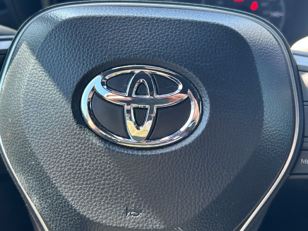 Certified 2025 Toyota Corolla SE FWD image 33