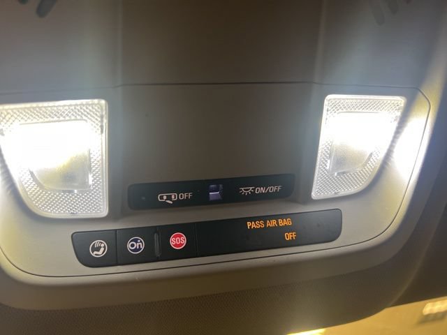 Used 2018 Chevrolet Volt Premier FWD image 24