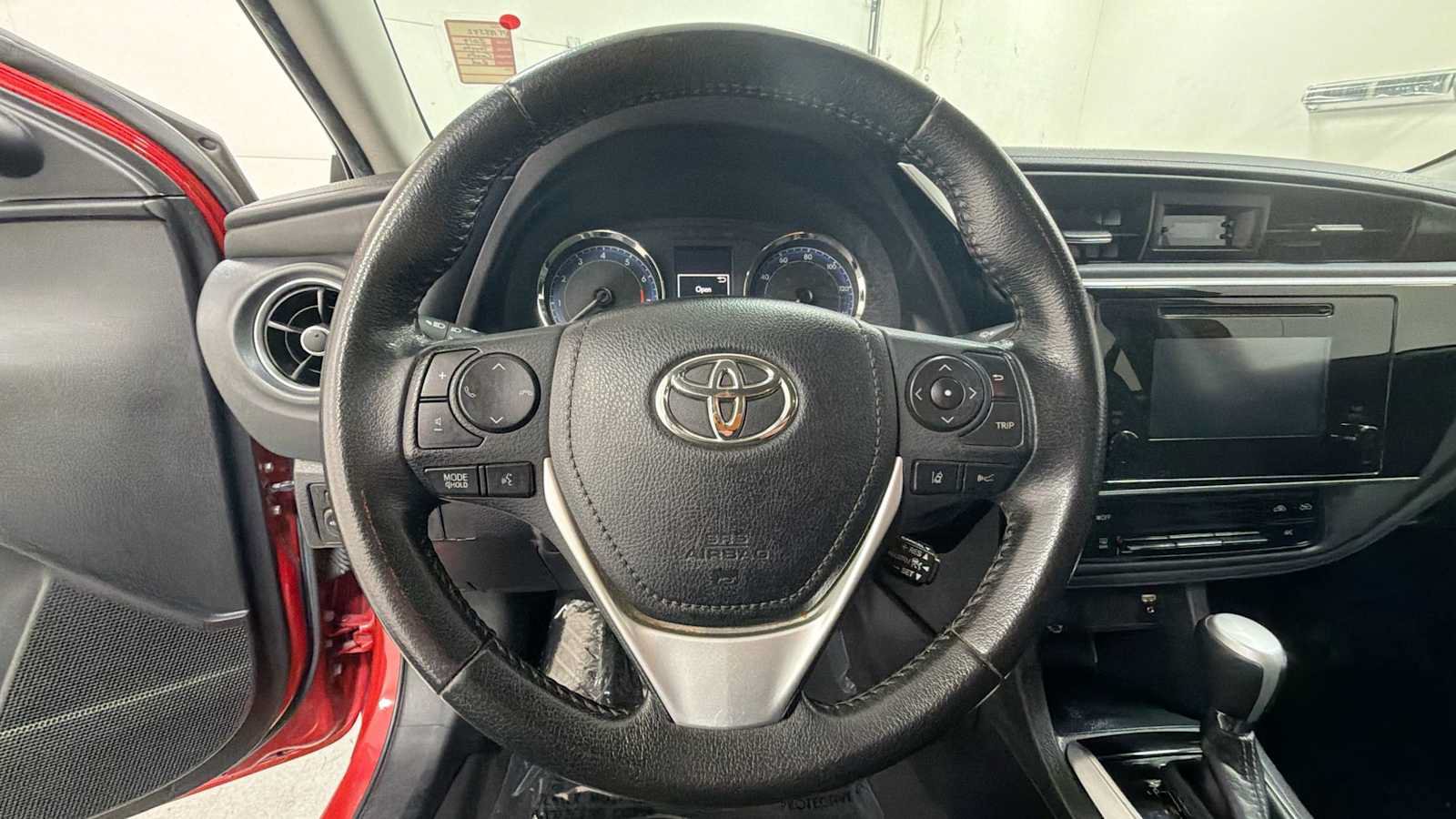 Certified 2019 Toyota Corolla SE FWD image 16