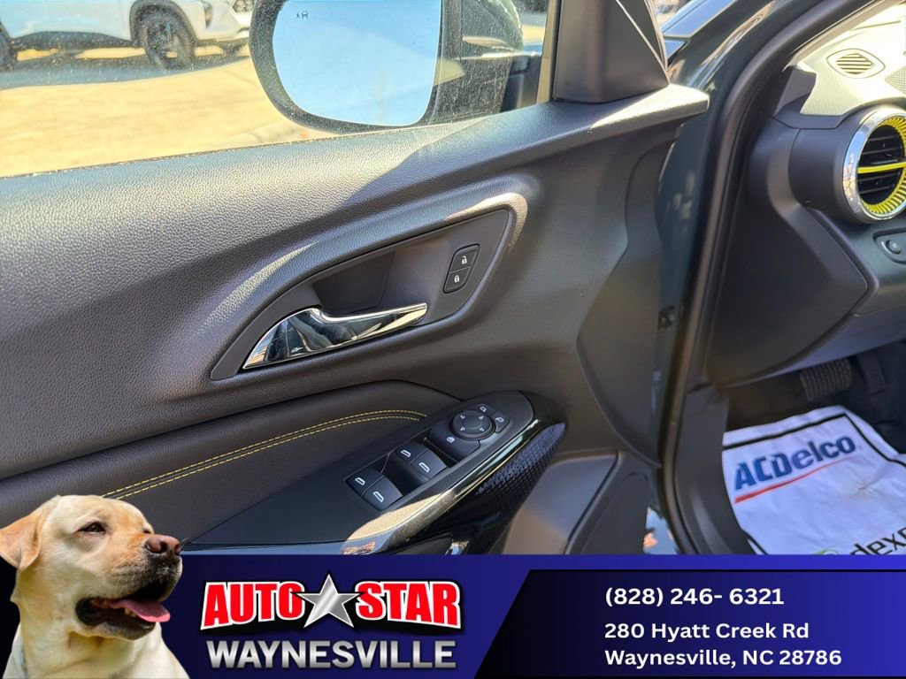 New 2025 Chevrolet Trax LT w/ Driver Confidence Package FWD image 13
