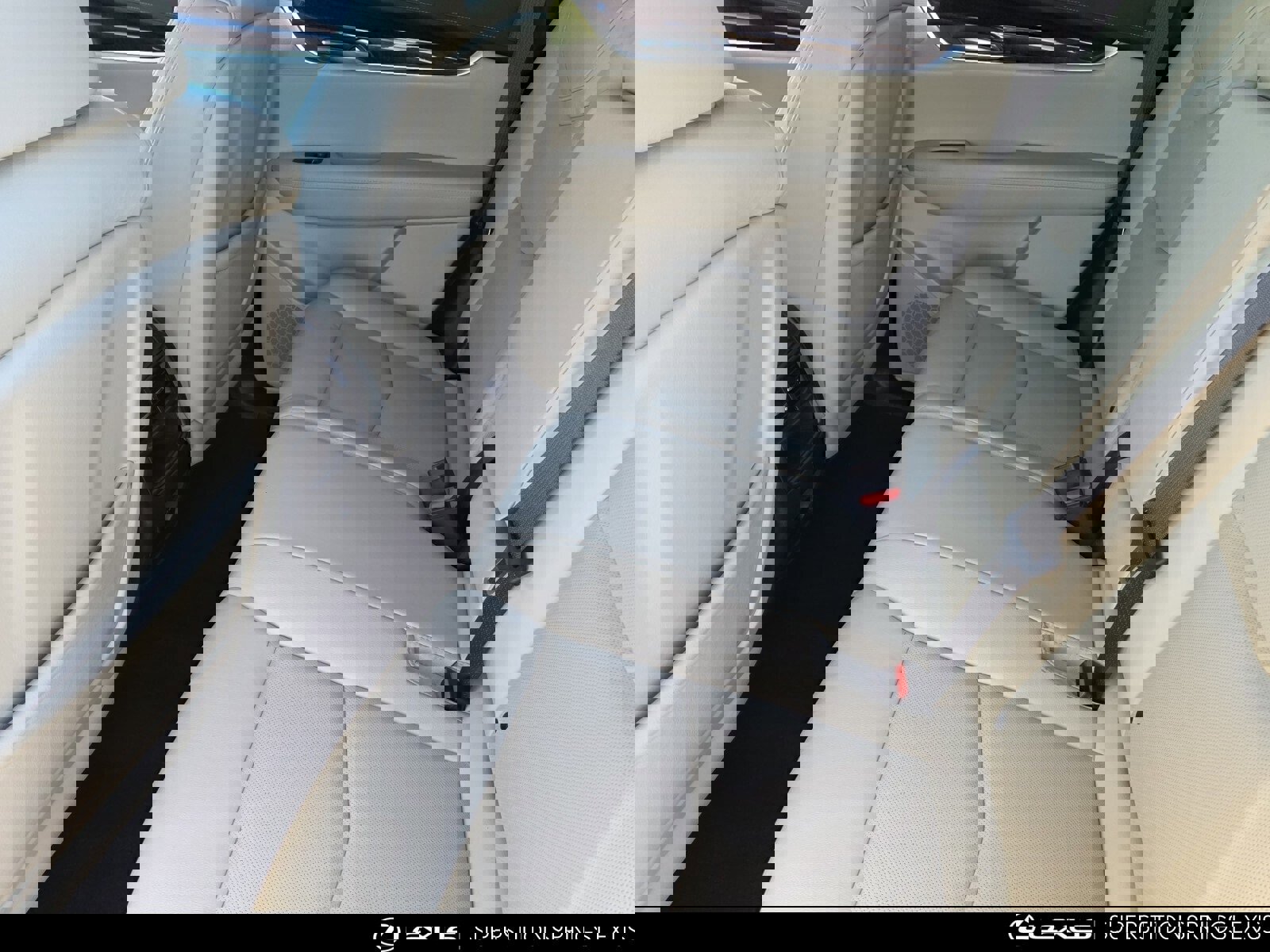 Used 2018 Cadillac XT5 Luxury w/ Driver Awareness Package image 27