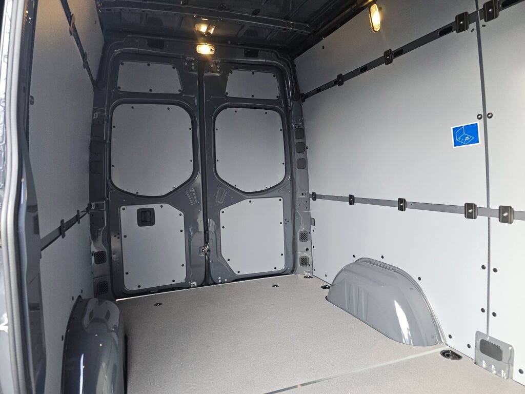 New 2025 Mercedes-Benz Sprinter 2500 image 17