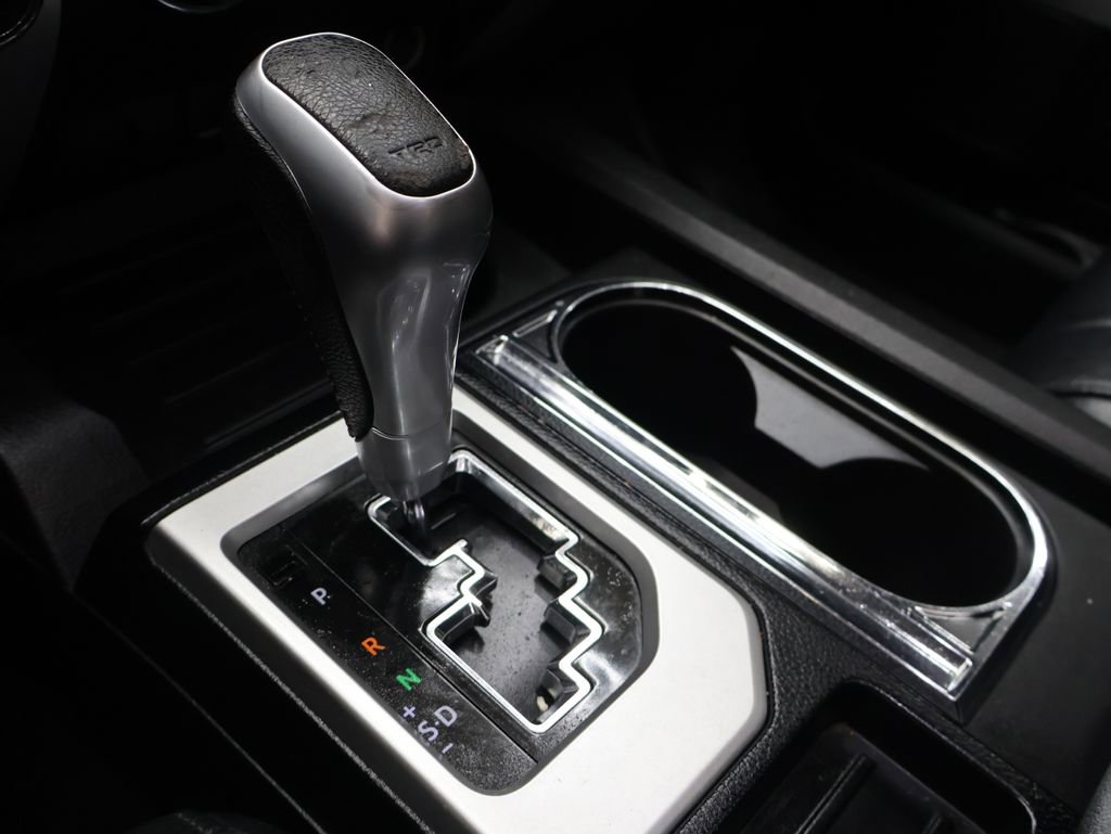 Used 2015 Toyota Tundra Limited w/ Limited Premium Package image 24