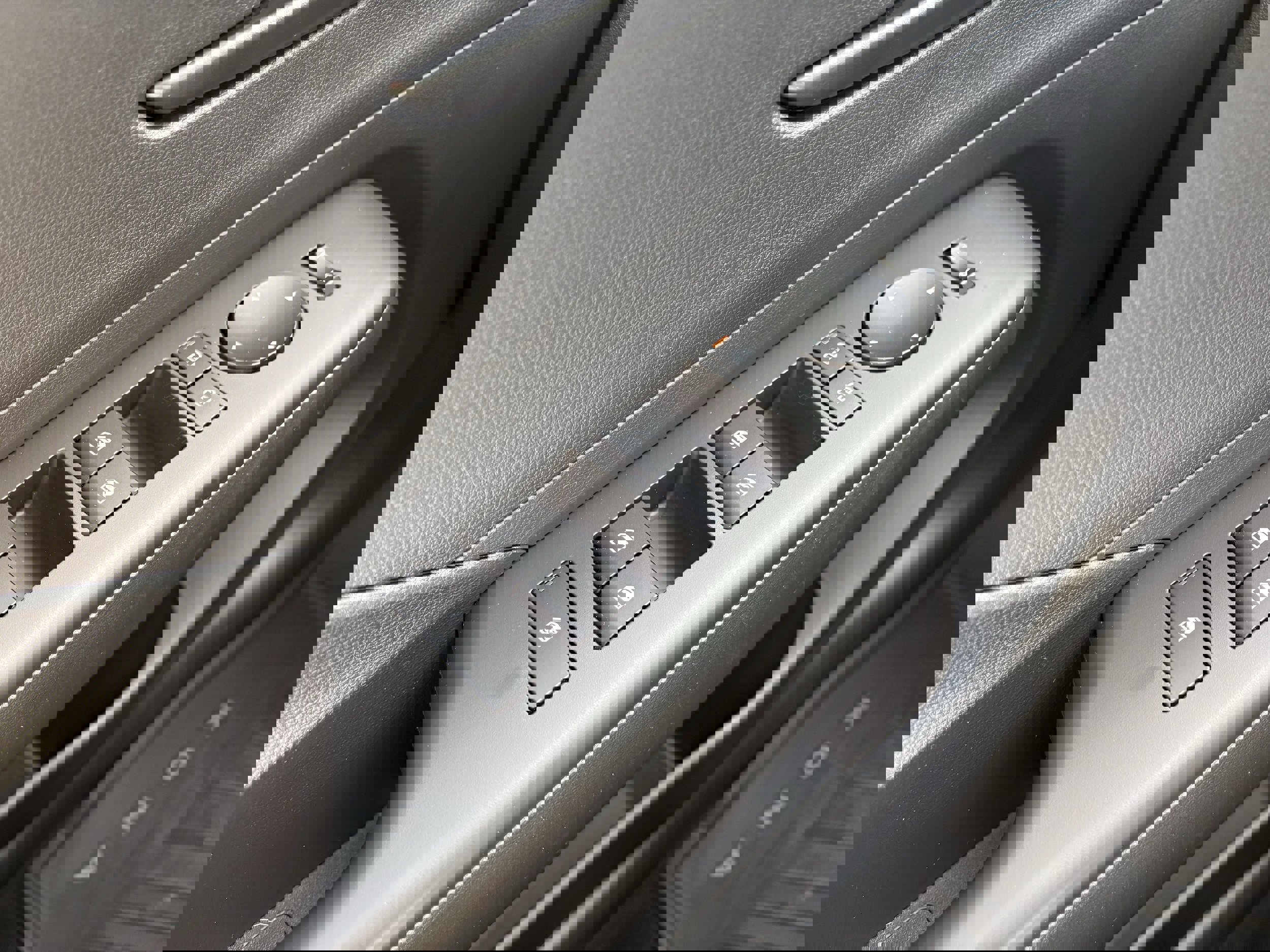 Used 2025 Hyundai Kona SEL image 19