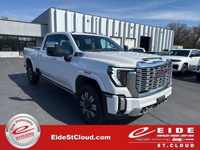 Used 2024 GMC Sierra 3500 Denali w/ Denali Reserve Package AWD/4WD image 1