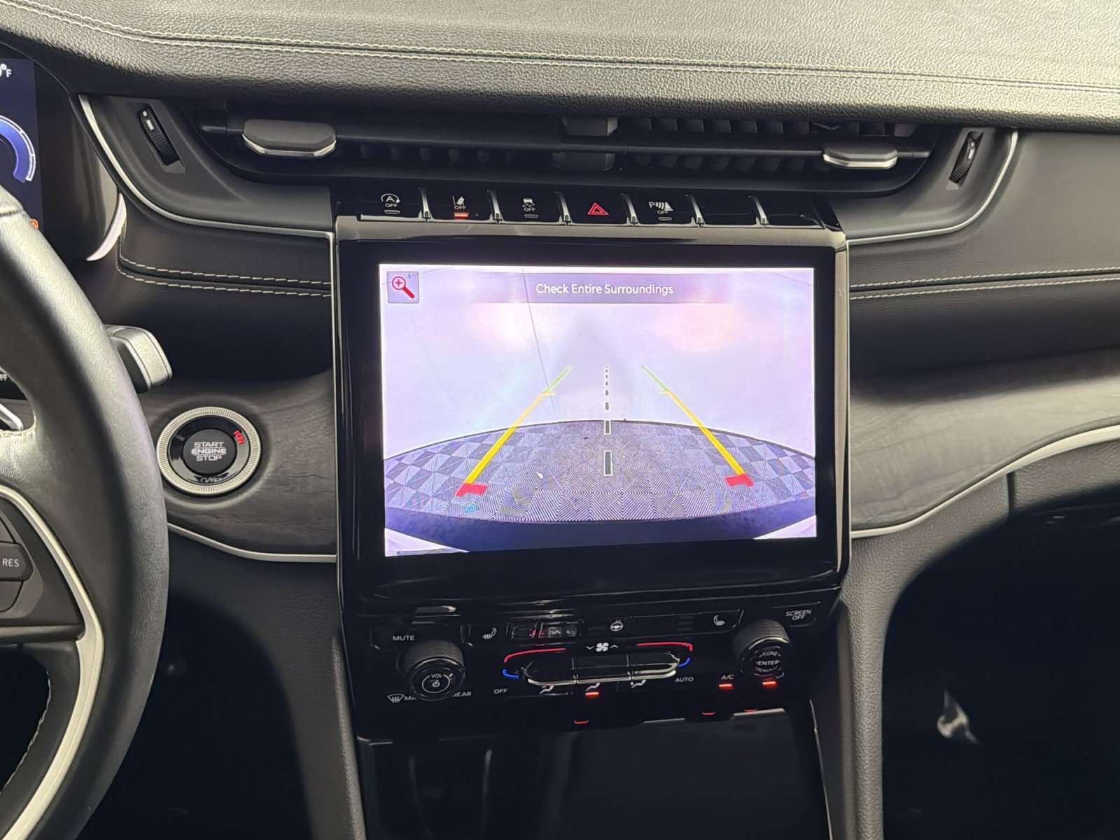 Used 2022 Jeep Grand Cherokee L Limited image 19