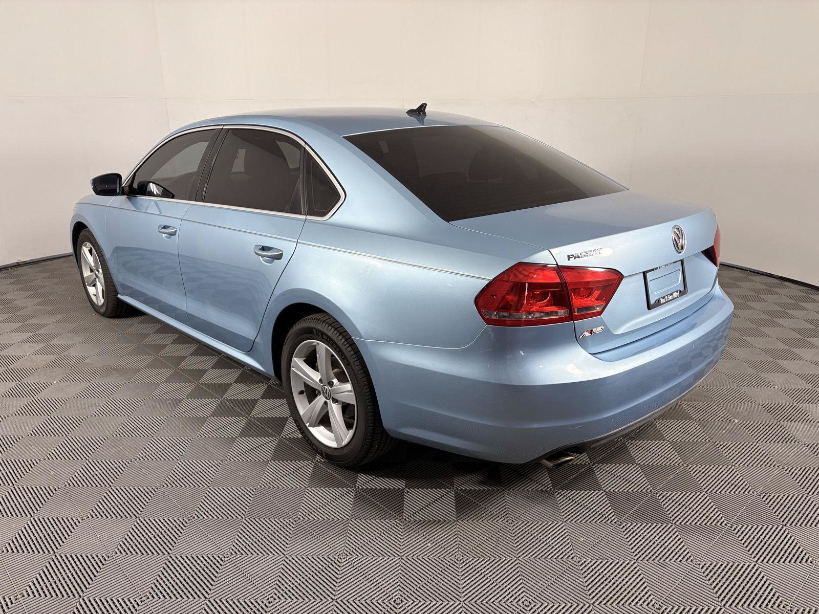 Used 2013 Volkswagen Passat 2.5 SE FWD image 3