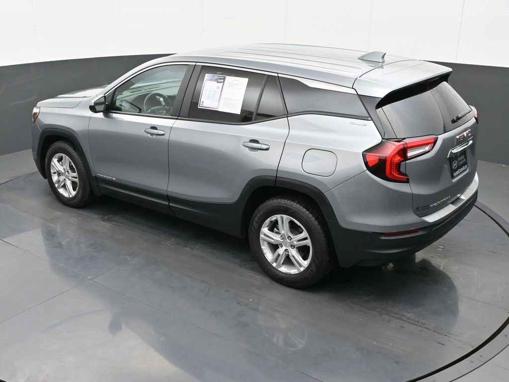 Used 2024 GMC Terrain SLE image 30