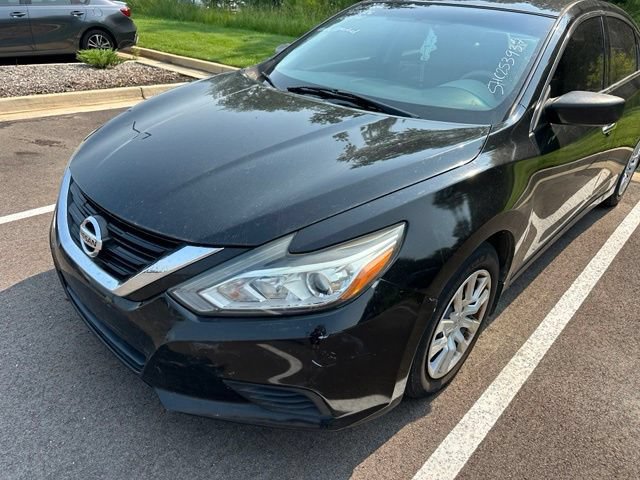 Used 2017 Nissan Altima 2.5 S w/ Power Driver Seat Package FWD image 2