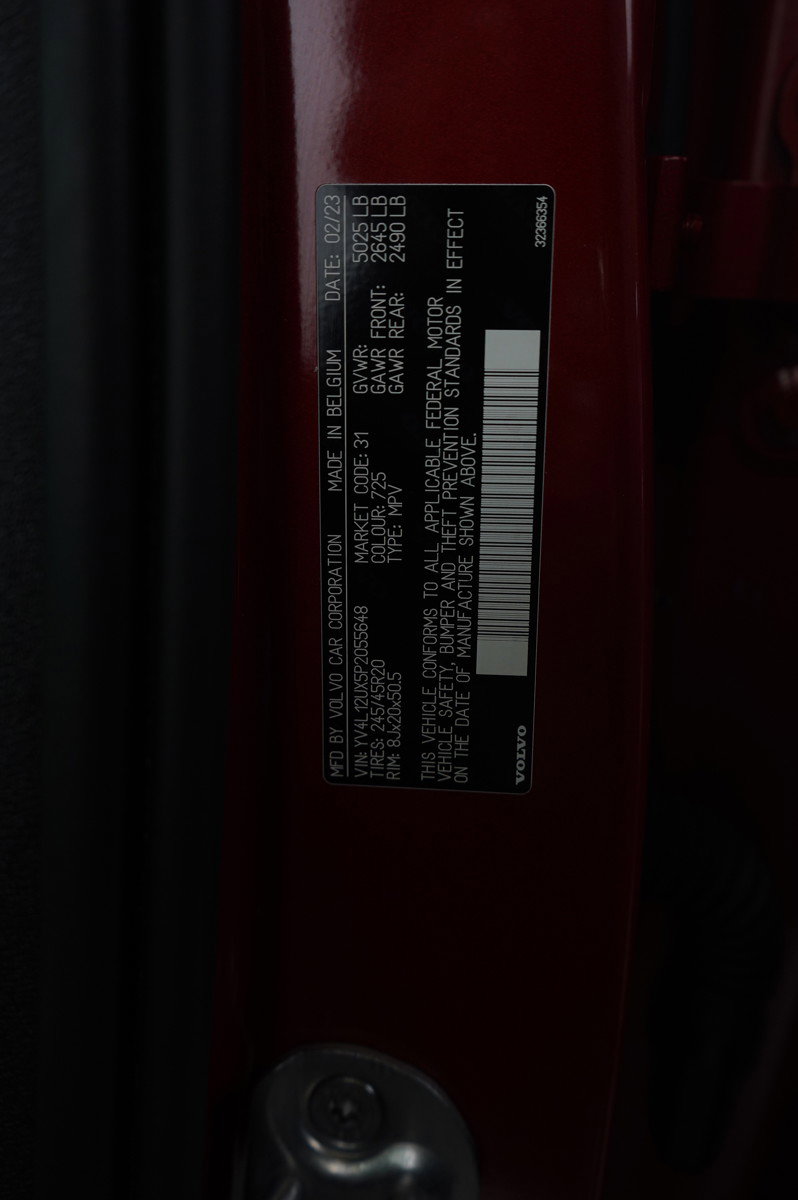 Used 2023 Volvo XC40 B5 Ultimate w/ Protection Package Premier image 23