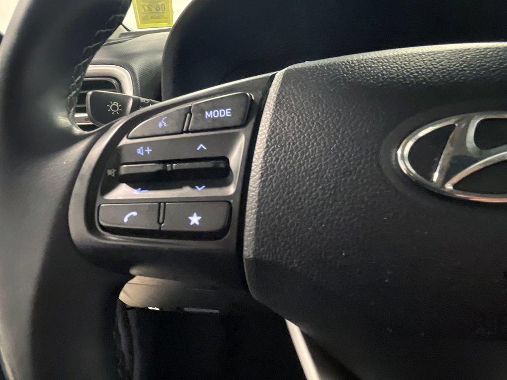 Used 2023 Hyundai Venue SEL w/ Cargo Package FWD image 28