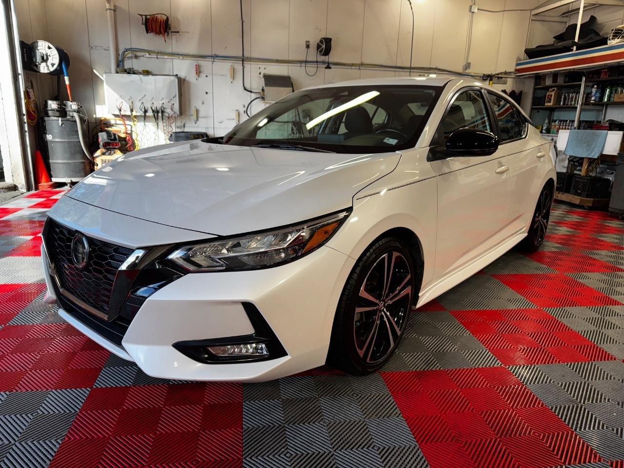 Used 2020 Nissan Sentra SR image 3