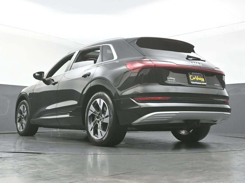 Used 2022 Audi e-tron Premium Plus w/ Premium Plus Package image 44