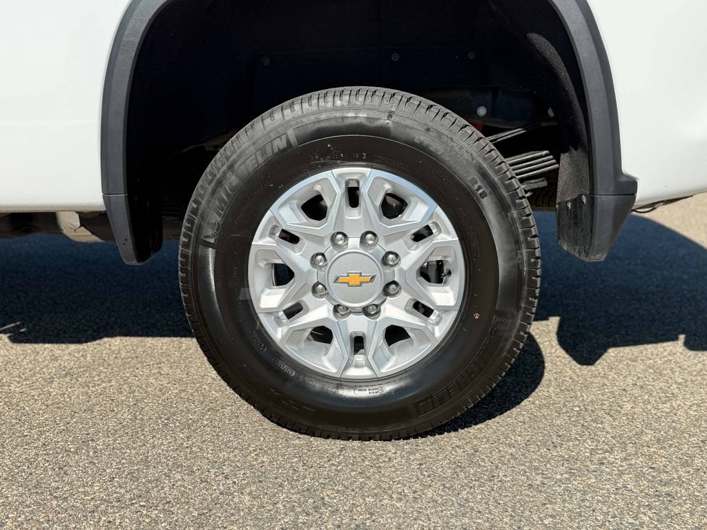 Used 2024 Chevrolet Silverado 3500 LT w/ Convenience Package AWD/4WD image 11