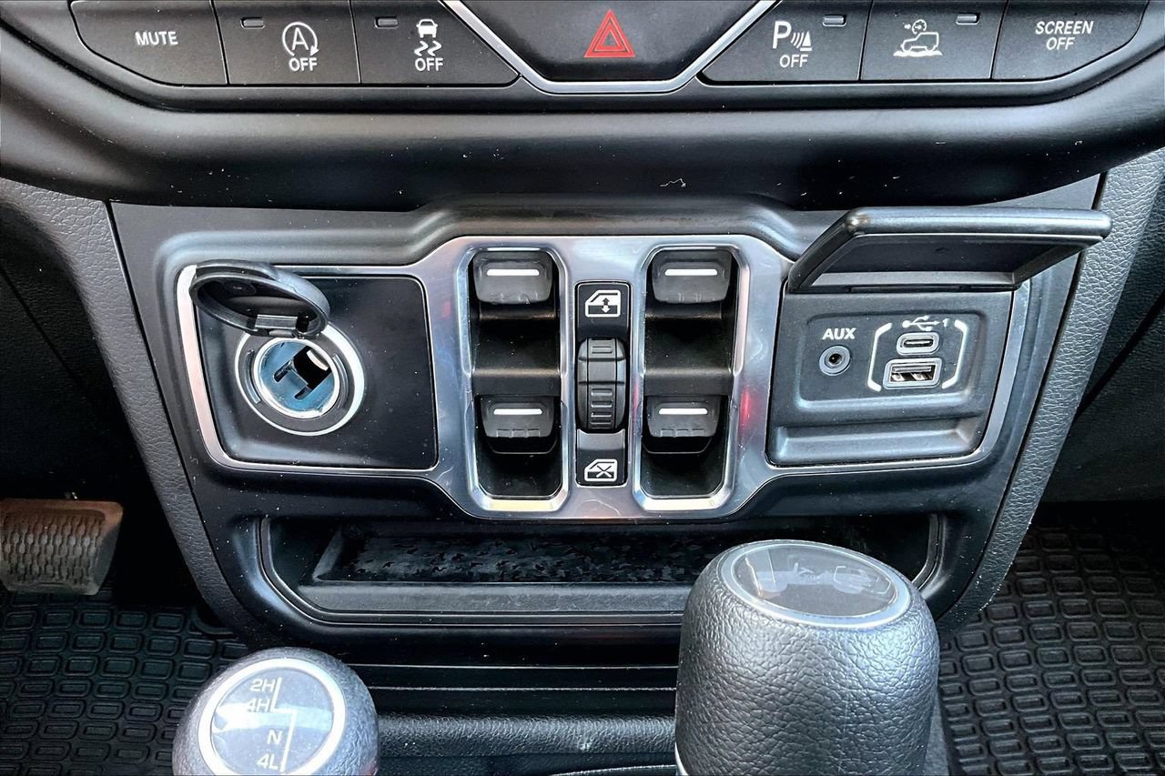 Used 2023 Jeep Wrangler Unlimited Sport AWD/4WD image 16