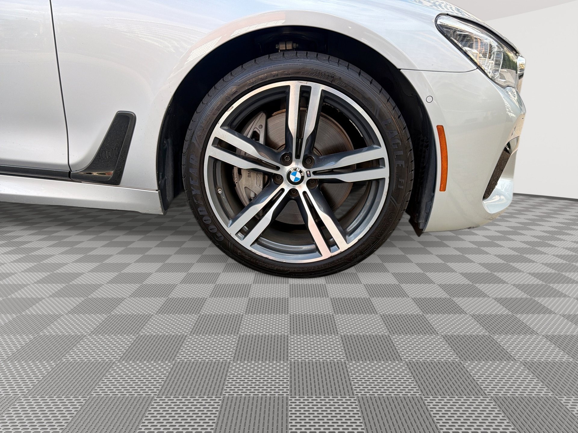 Used 2019 BMW 750i RWD image 31