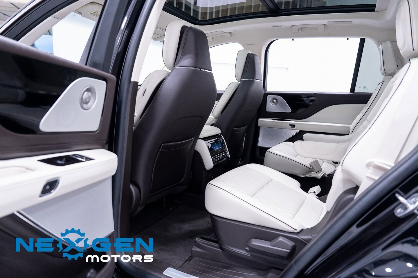 Used 2022 Lincoln Aviator Black Label w/ Dynamic Handling Package image 41