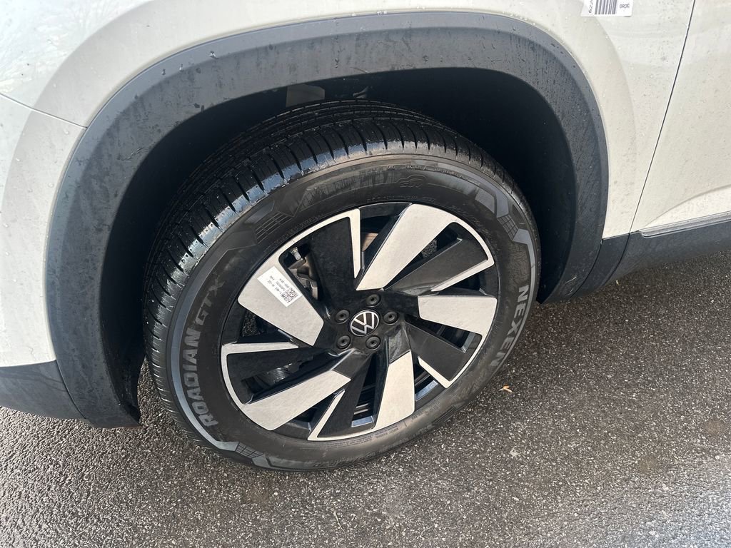 New 2026 Volkswagen Atlas Cross Sport SEL video 2