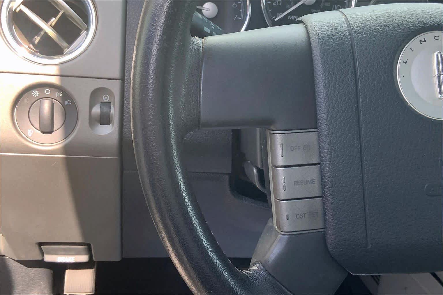 Used 2006 Lincoln Mark LT 2WD image 23
