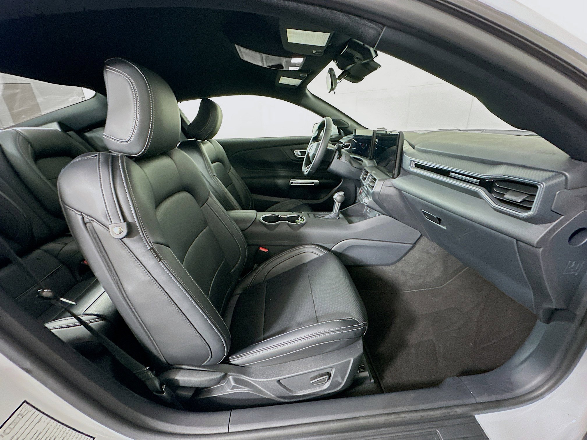 Used 2026 Ford Mustang Premium RWD image 27