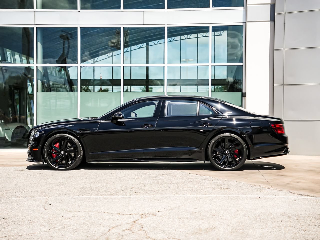 Used 2025 Bentley Flying Spur Plug-In Hybrid AWD/4WD image 13