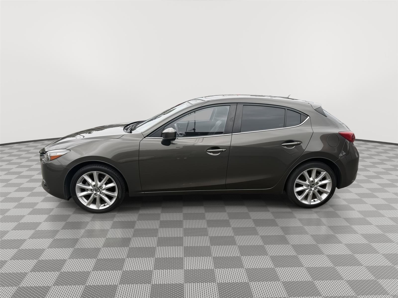 Used 2017 MAZDA MAZDA3 Grand Touring image 12