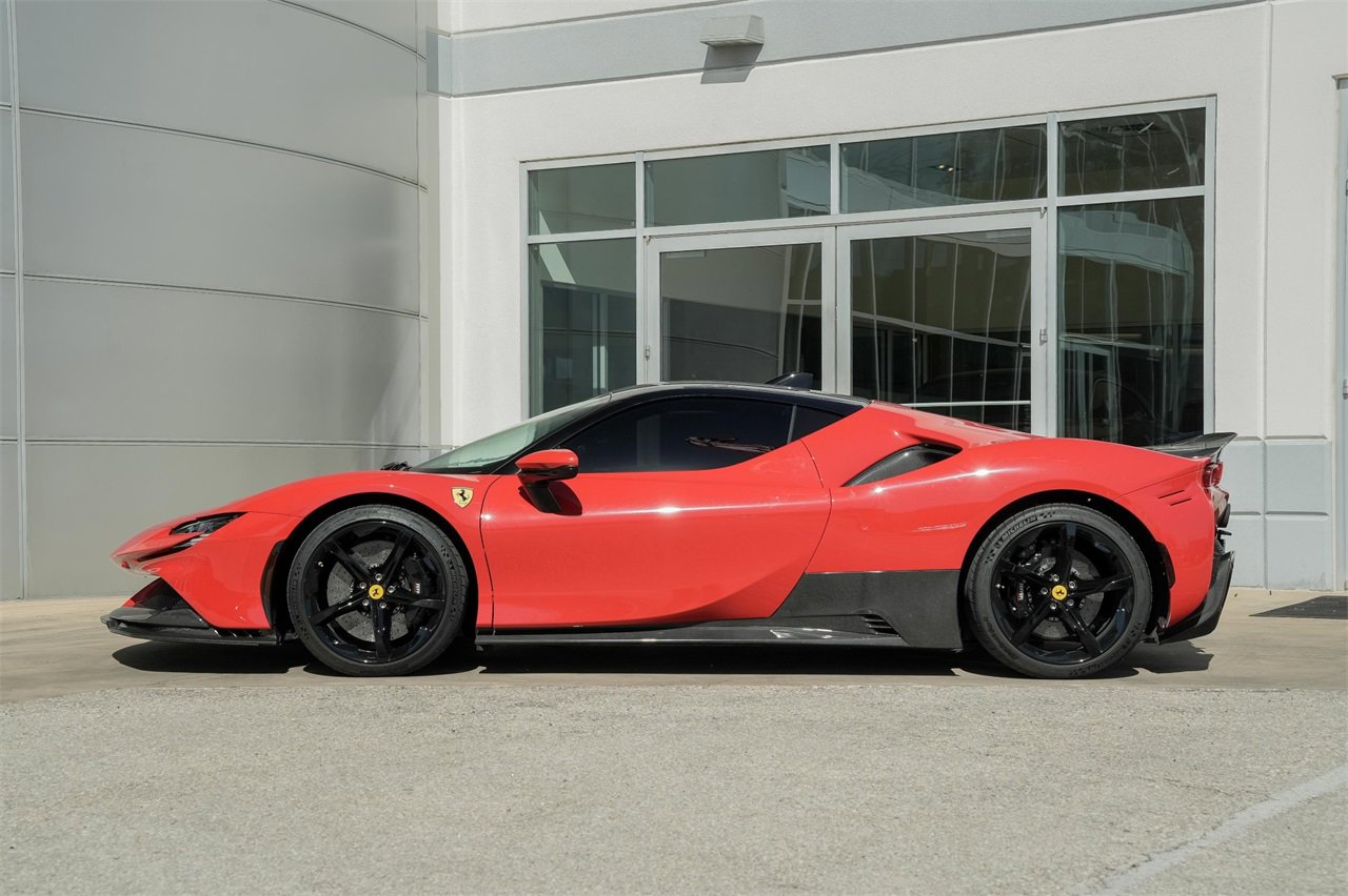 Used 2021 Ferrari SF90 Stradale Base image 8