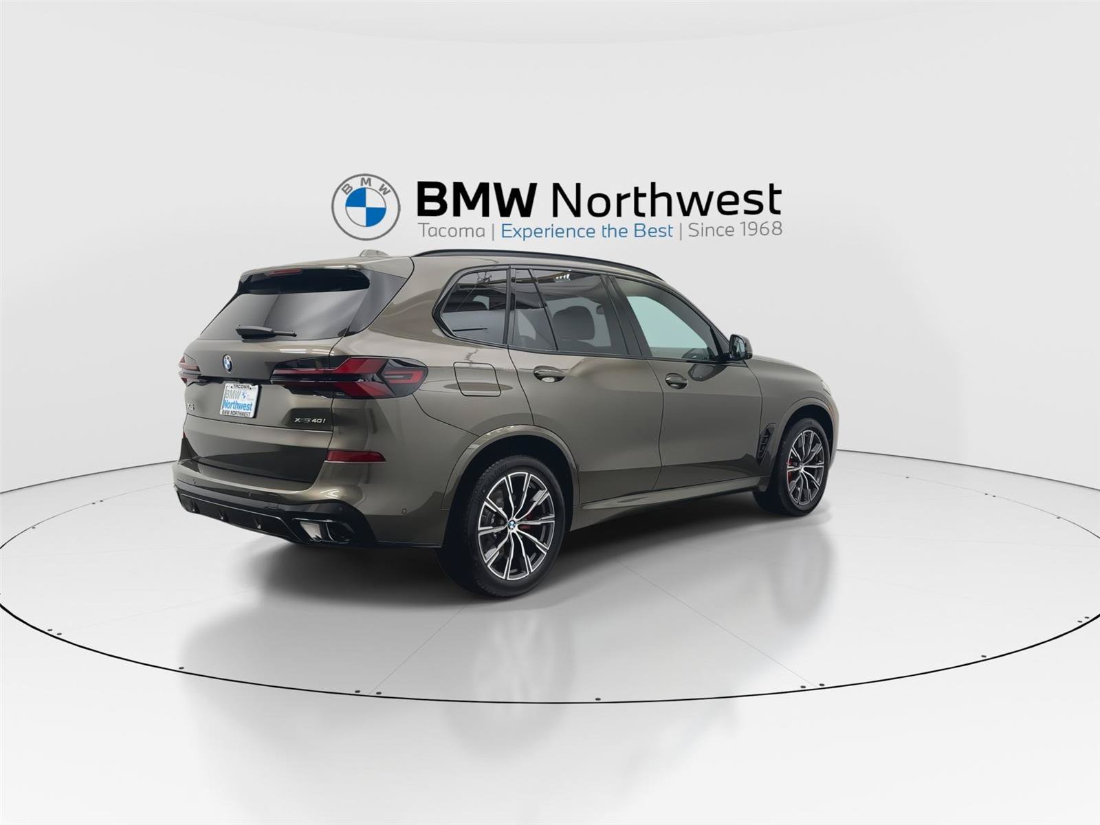 New 2026 BMW X5 xDrive40i w/ M Sport Package AWD/4WD image 3
