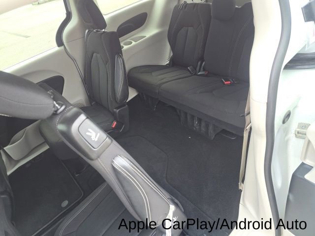 Used 2023 Chrysler Voyager LX image 27