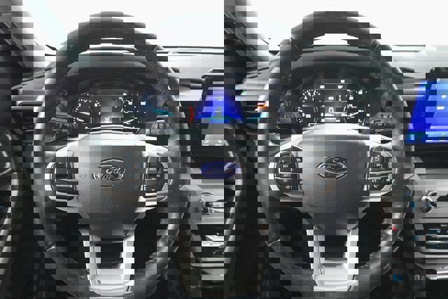 Used 2022 Ford Explorer XLT image 13