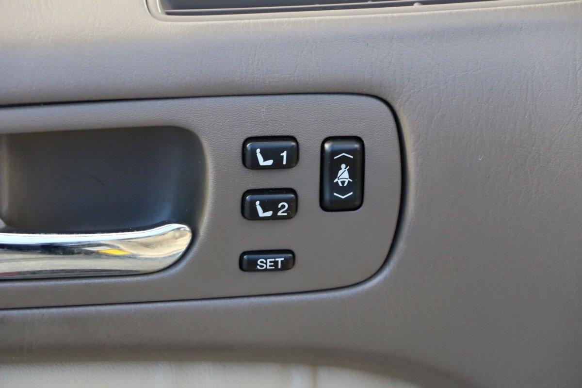 Used 1998 Lexus LS 400 image 16