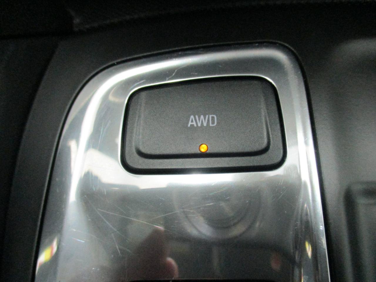 Used 2023 Chevrolet Equinox LT w/ Driver Convenience Package AWD/4WD image 23