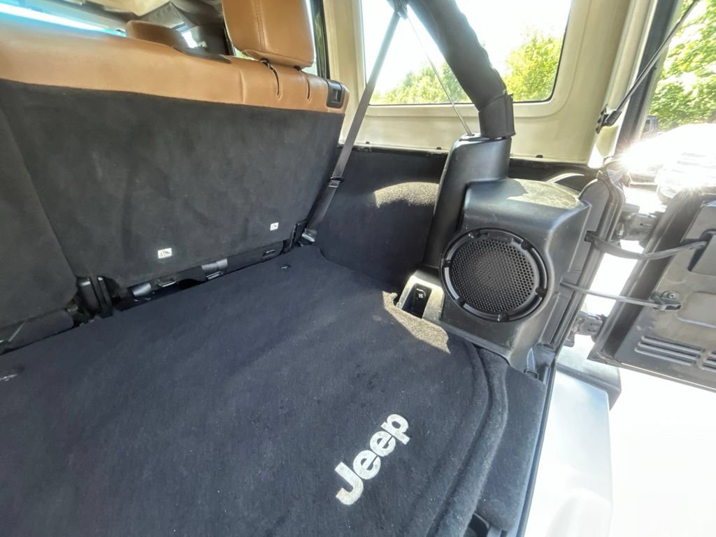 Used 2014 Jeep Wrangler Unlimited Sahara w/ Max Tow Package AWD/4WD image 29
