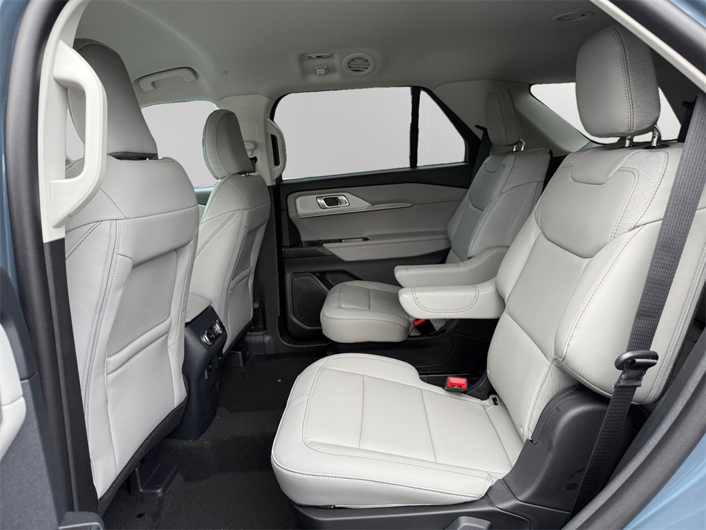 New 2025 Ford Explorer Active w/ Active Comfort Package image 13