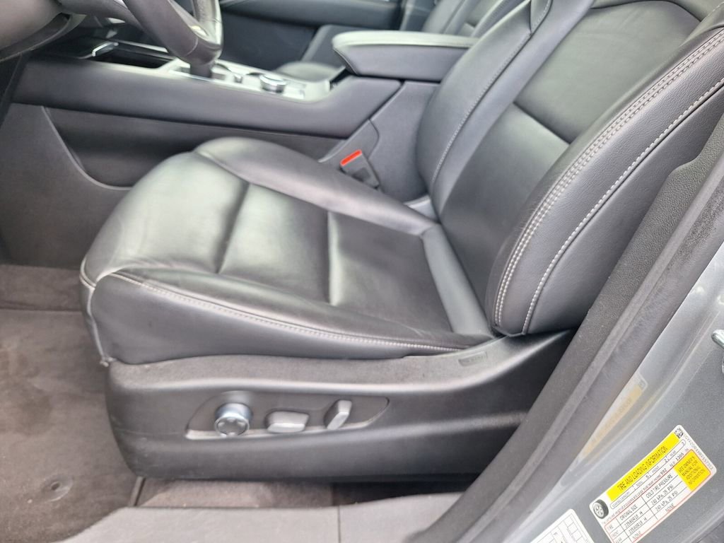 Used 2024 Cadillac XT4 Premium Luxury image 29