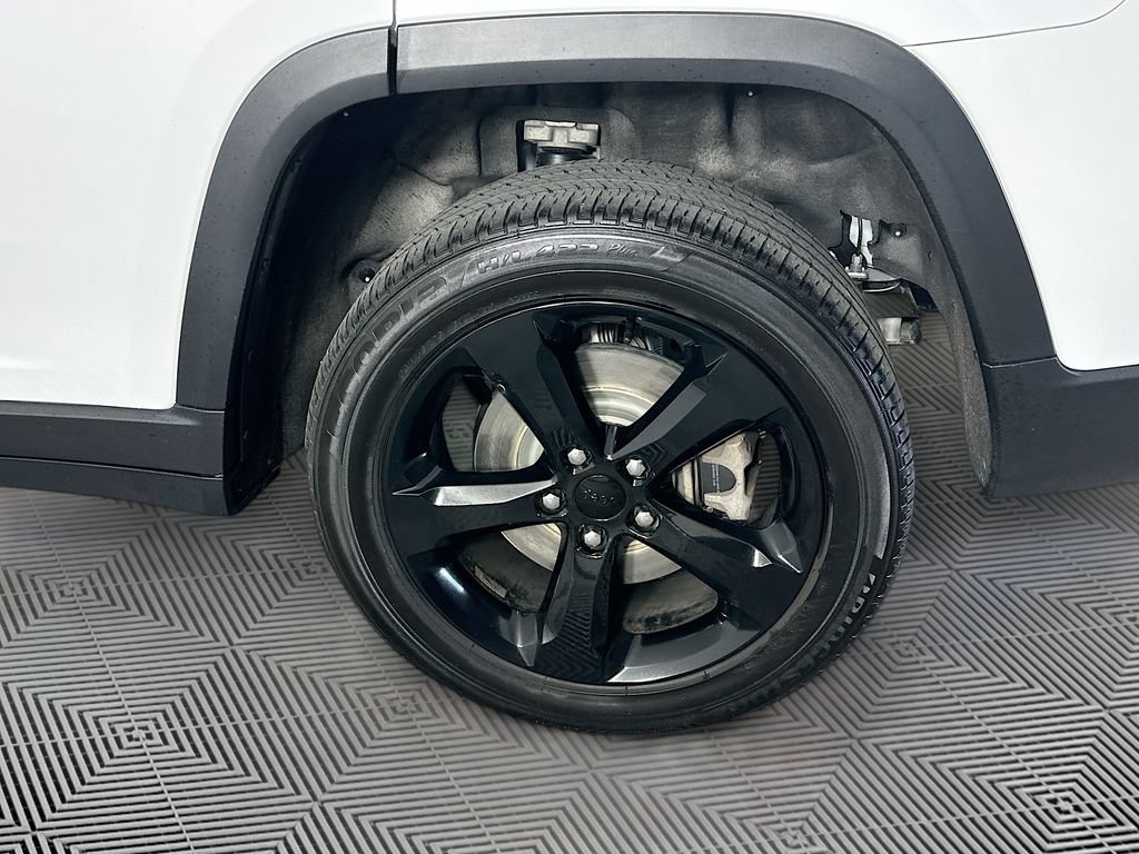 Certified 2023 Jeep Grand Cherokee L Limited w/ Black Appearance Package AWD/4WD image 43