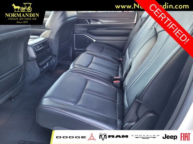 Certified 2024 Jeep Wagoneer Series II w/ Flexible Seating Group RWD image 17